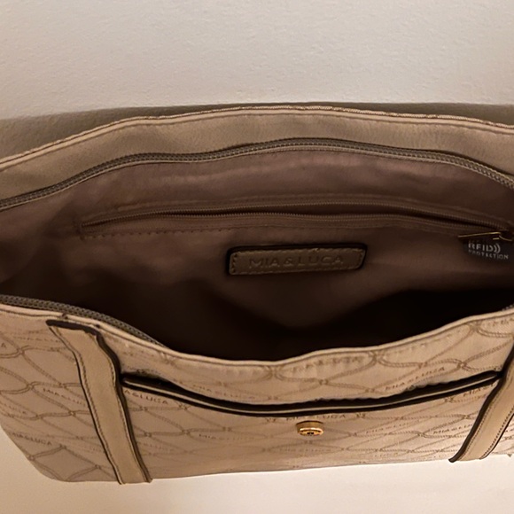 Mia & Luca Crossbody Purse - Picture 3 of 3